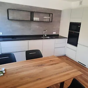 Apartment By Bruno Innsbruck