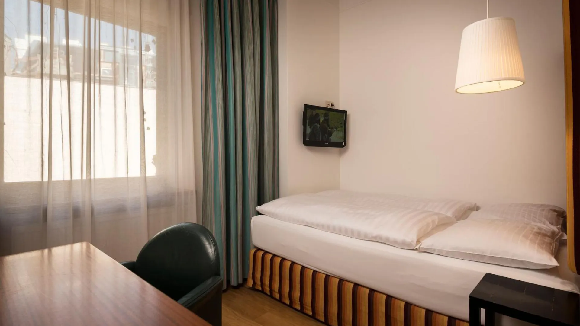 Hotel Kunsthof Viyana 3*,  Avusturya