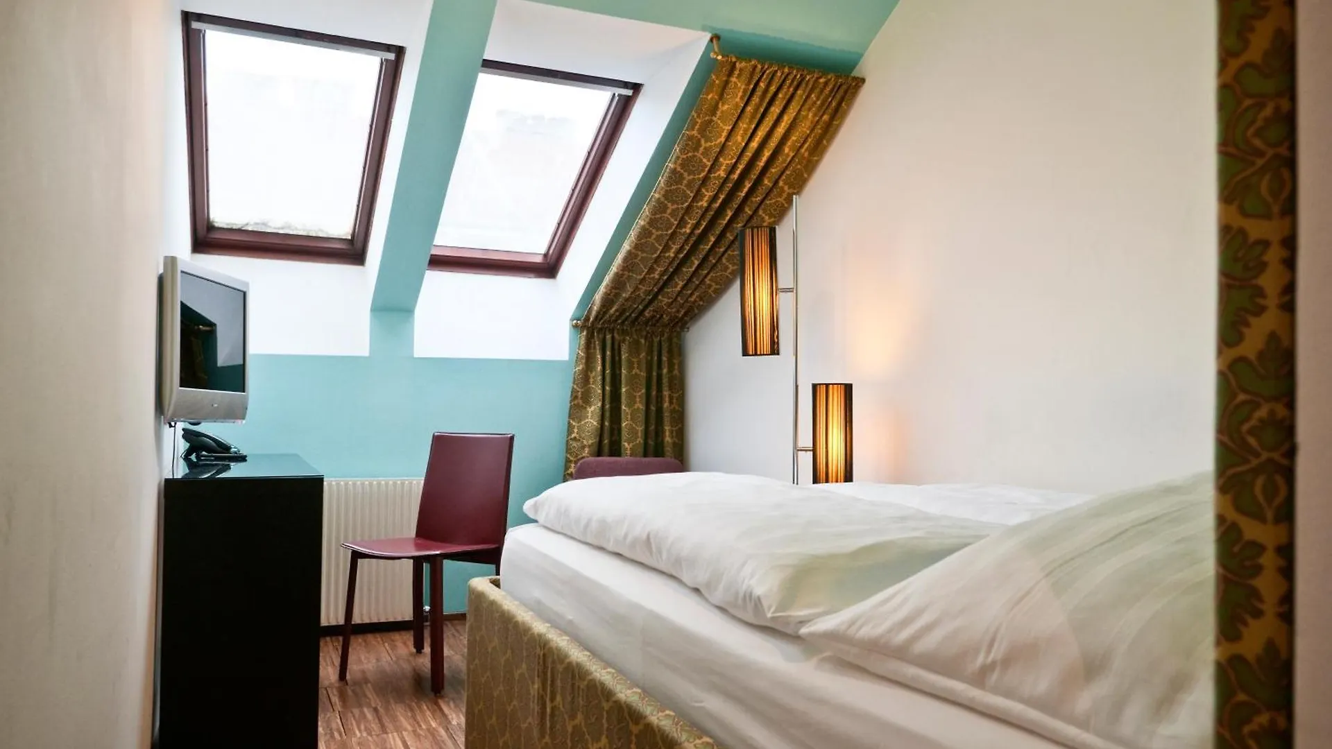 ***  Hotel Kunsthof Viyana Avusturya